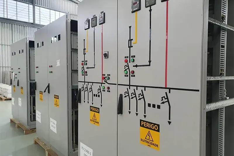 L'importance des panneaux électriques AC/DC dans l'efficacité et la fiabilité des systèmes électriques